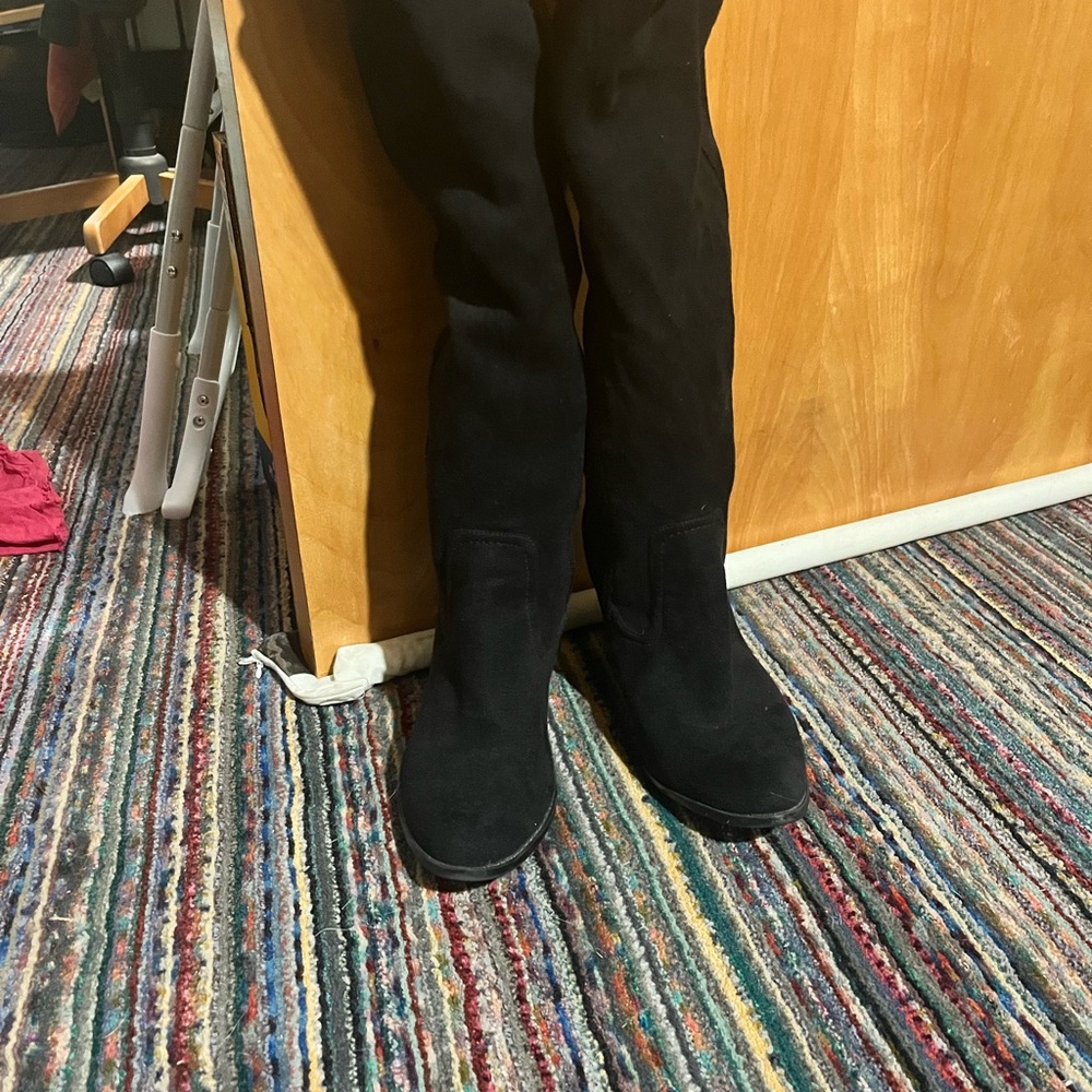 Elegant Black Heeled Boots for Women